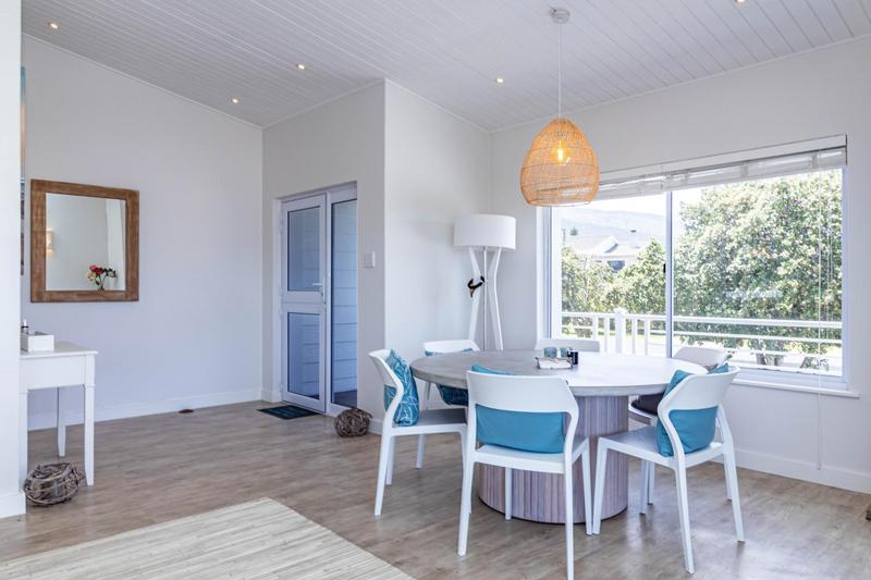 4 Bedroom Property for Sale in Sandbaai Western Cape